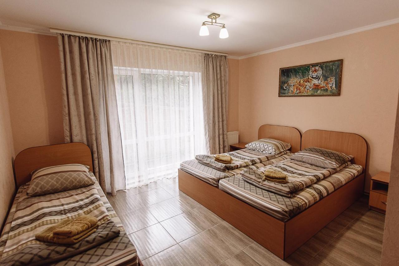 Toga Hotel Yablunytsya Exterior photo